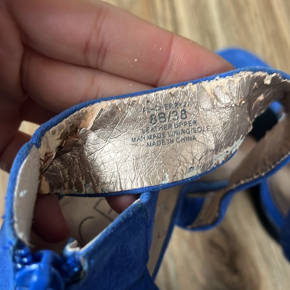 Vintage BCBG Platform Heels - Picture 8 of 9